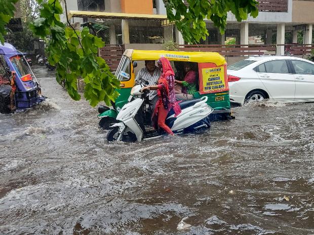 More people displaced due to climate disasters than conflicts in 2020 More people displaced due to climate disasters than conflicts in 2020