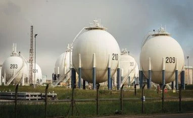 Crude oil prices slip on patchy coronavirus vaccine rollout concerns oil companies