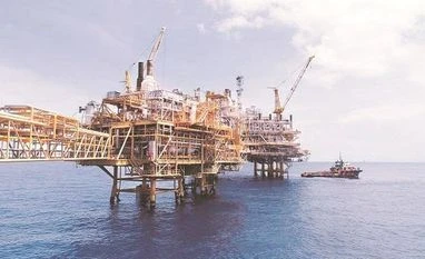 Oil prices rise to $75 as US inventory drop counters virus worry oil and gas, crude, offshore, drill, reserves