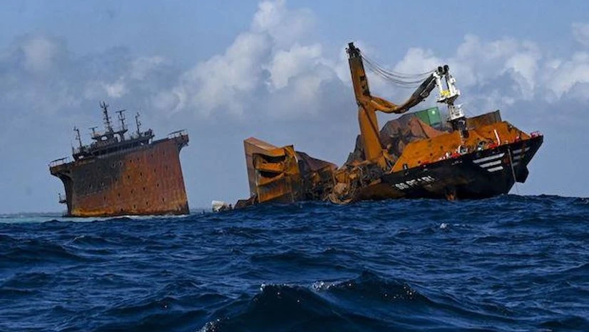 shipwreck Photo: Bloomberg