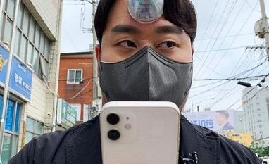 Designer in South Korea creates 'Third Eye' for 'smartphone zombies' South Korean industrial designer Paeng Min-wook, Third Eye