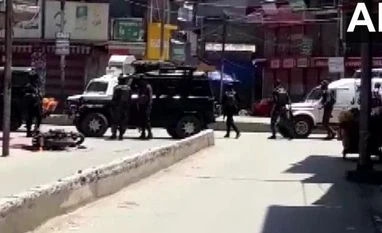 4 including 2 civilians, 2 cops killed in Sopore militant attack sopore terror attack