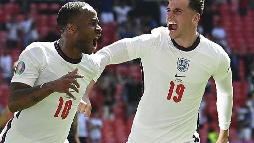 Raheem Sterling, Mason Mount, England football team Raheem Sterling, Mason Mount, England football team