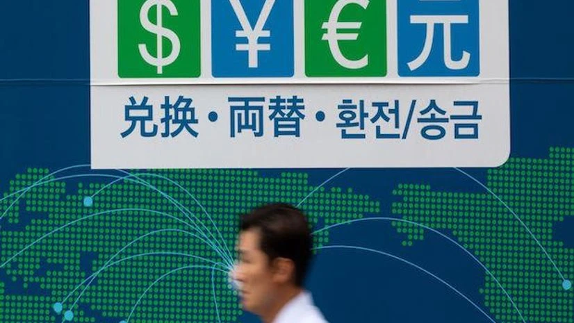 currency exchange Photo: Bloomberg