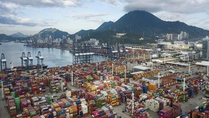 China Trade Some of the goods that couldn’t leave China through Yantian were diverted to other nearby terminals, such as the one run by Guangzhou Port Co. (Photo: Bloomberg)