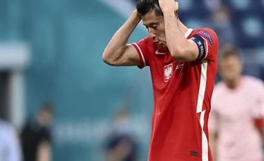 Lewandowski, Poland out of Euro 2020 with 3-2 loss to Sweden Robert Lewandowski