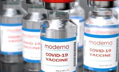 Moderna says its Covid-19 vax shows promise in lab setting against variants Moderna vaccine