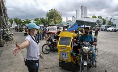 'I saw Facebook posts': Vaccine disinformation endangers millions in Asia Philippines, coronavirus