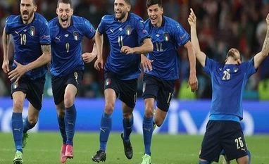 Italy beats Spain 4-2 on penalty shootout, reaches Euro 2020 final Italy football team, euro 2020