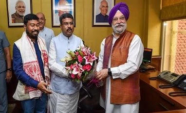 Puri to focus on hiking domestic production as new Petroleum Minister Hardeep Singh Puri