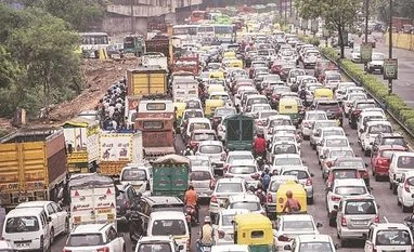 Delhi extends validity of vehicle documents expiring on Sept 30 till Nov 30 traffic jam