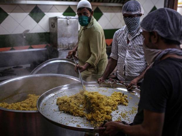 Jobs lost, middle-class Indians line up for rations and 'worry about meals' - Vimarsana News