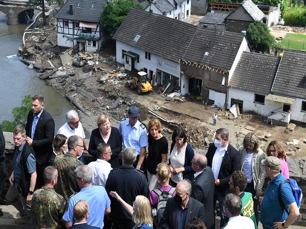 Banjir bandang melanda Bavaria ketika korban jiwa di Eropa meningkat menjadi lebih dari 180 thumbnail