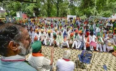 Kisan Mahapanchayat: 19 farmers detained at UP's Ghazipur border farmers protest at Jantar Mantar