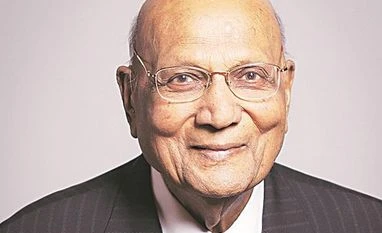 NRI industrialist Lord Swraj Paul eyes UK, India acquisitions Swraj Paul Chairman, Caparo