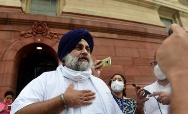 Regional parties should form national front for 2024 polls: SAD president Sukhbir Singh Badal