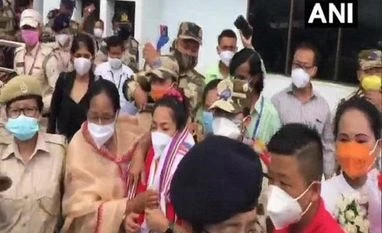 Olympic silver medallist Mirabai Chanu gets rousing welcome in Imphal Mirabai Chanu