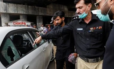 Gunmen on motorcycle wound Chinese in Pakistan's port city of Karachi karachi attack