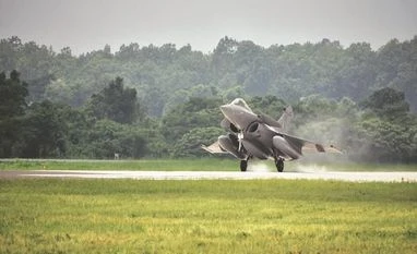 Congress targets Modi govt again, alleging corruption in Rafale deal rafale, IAF