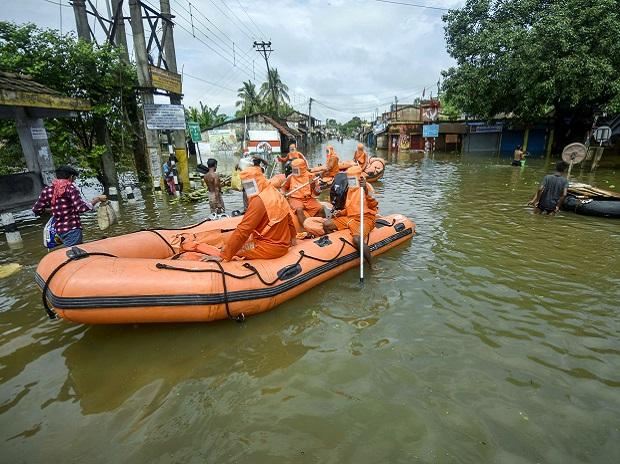Indian Army deployed in flood-affected areas of West Bengal