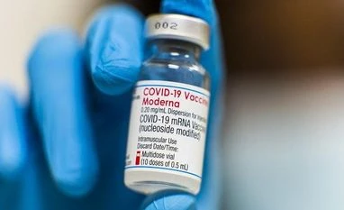 Japan: Black particles found in Moderna vaccine, batch put on hold Moderna Covid-19 vaccine