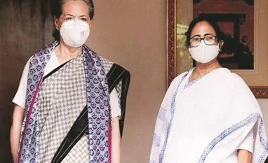 After 'no UPA' barb, Cong to launch all-out attack against Mamata Banerjee Mamata Banerjee, Sonia Gandhi