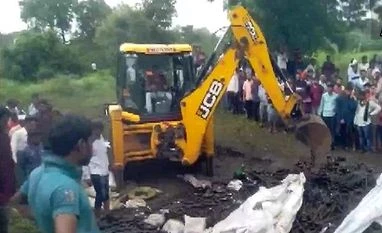 12 labourers killed as vehicle overturns in Maharashtra's Buldhana Maharashtra, road accident