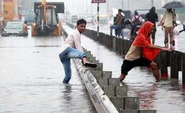 Heavy rain leads to waterlogging, traffic congestion in Gurugram gurugram rains