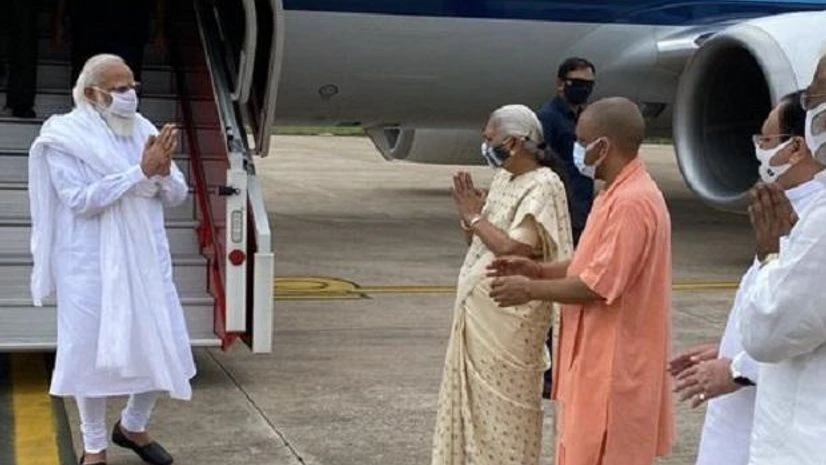 PM Narendra Modi lands in Lucknow to pay his last respects to former UP CM Kalyan Singh PM Narendra Modi lands in Lucknow to pay his last respects to former UP CM Kalyan Singh