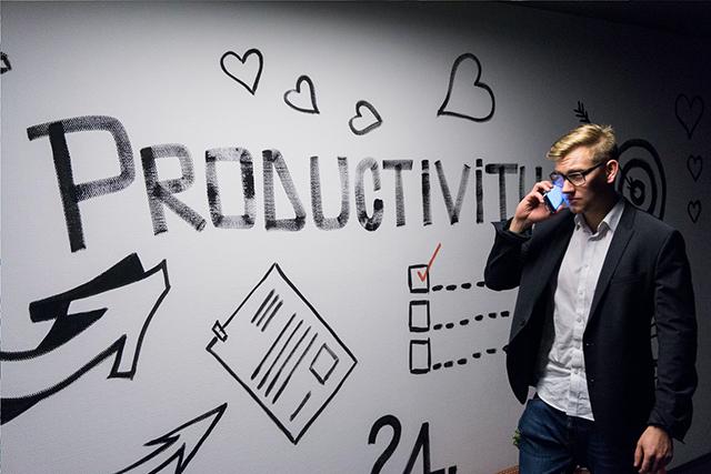 4 Ways to Gain Maximum Productivity From Your Remote Employees employee productivity