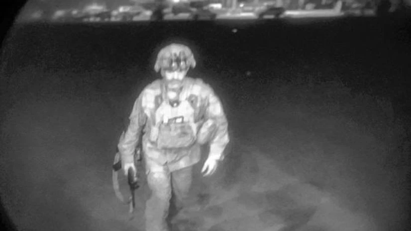 US troops, Afghanistan Major Gen Chris Donahue boards a C-17 cargo plane in Kabul after just after Monday midnight, as the final American service member to leave Afghanistan.