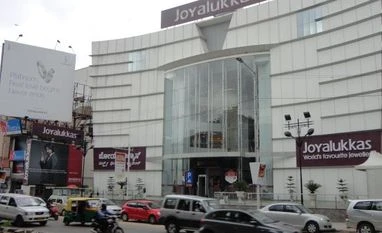 Jeweller Joyalukkas said to plan $400 million IPO next year: Report joyalukkas