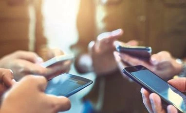 Telecom sector AGR rose 8.24% to Rs.2.7 trillion in FY24, shows Trai data telecom tariffs