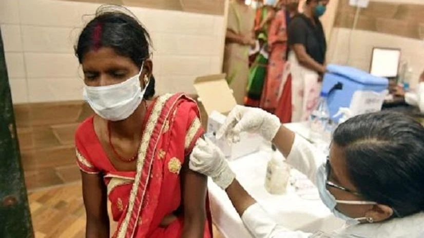 A medic gives a Covid-19 vaccine dose to a woman at the state-run Civil Hospital in Lucknow, on September 9, 2021. (PTI Photo/ Nand Kumar) A medic gives a Covid-19 vaccine dose to a woman at the state-run Civil Hospital in Lucknow, on September 9, 2021. (PTI Photo/ Nand Kumar)