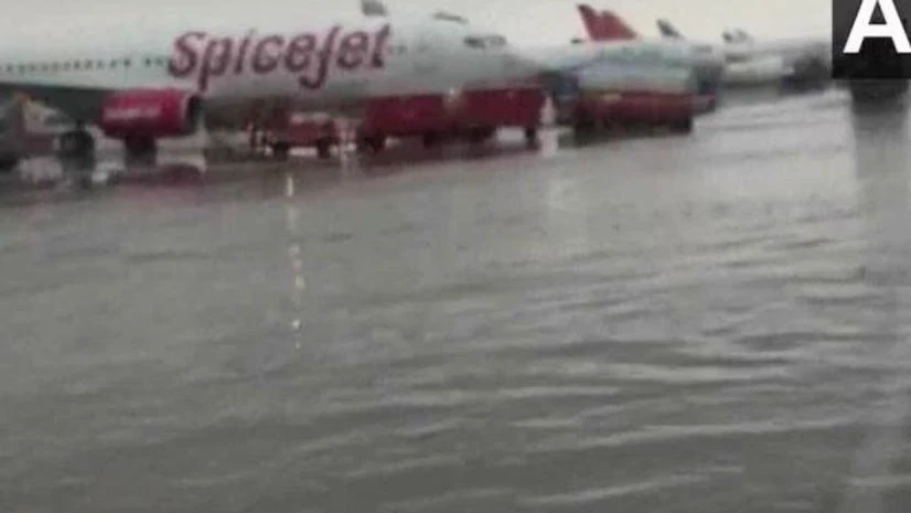 flight Delhi: Four domestic, one international flight diverted due to heavy rain