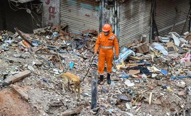 Under-construction building collapses in Delhi, many feared trapped sabzi mandi building collapse