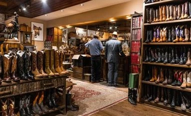 shopping Photo: Bloomberg