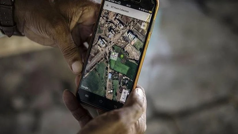 Farmers, data, agriculture, tech, smartphone, location, internet, rural smartphone