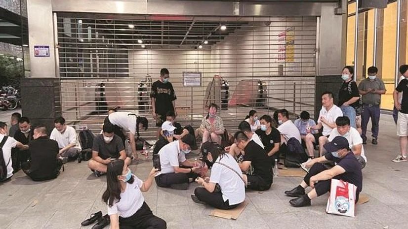 Evergrande People demand repayment of loans and financial products, near Evergrande’s headquarters, in Shenzhen, China (Photo: Reuters)