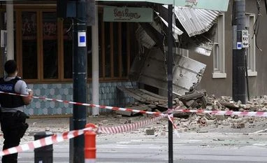 Magnitude 6.0 earthquake strikes near Melbourne, brings down buildings MELBOURNE earthquake