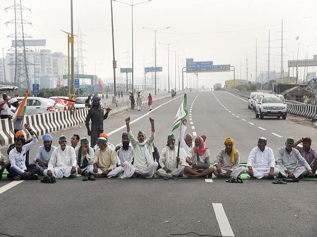 Bharat Bandh impacts life in pockets; roads, tracks blocked in some parts