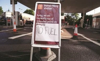 UK to deploy soldiers within days to help ease fuel shortage UK Fuel shortage