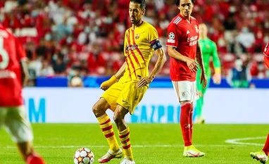 Barcelona loses again in Champions League with 3-0 defeat to Benfica Barcelona, Sergio Busquets