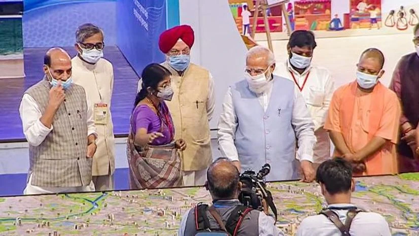 Modi UP: Unlike SP govt, Yogi govt has completed 900,000 houses, says PM Modi