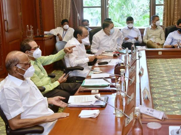 Maharashtra: Uddhav, Pawar meet to discuss farmer issues, Covid relaxations