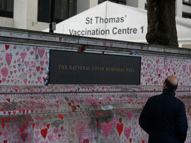 UK on the edge: Tougher Covid restrictions needed, says health lobby