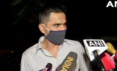 Wankhede at CBI office for questioning in connection with Aryan Khan case sameer wankhede