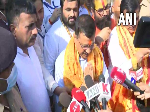 Arvind Kejriwal offers prayers at Ram Janmabhoomi site in Ayodhya