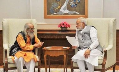 Historian Babasaheb Purandare dead; PM Modi, other leaders express grief PM Modi with Babasaheb Purandare