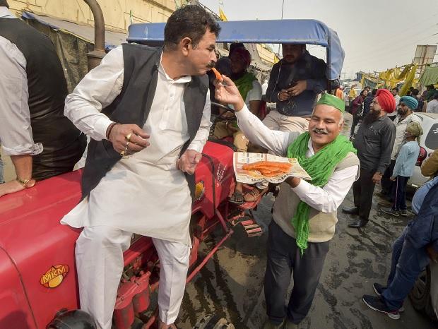 Celebrations at protest site after PM Modi announces repeal of 3 farm laws